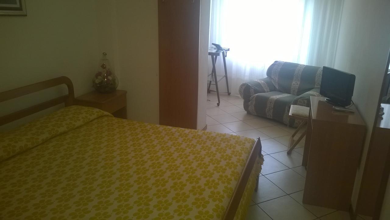 Hotel Ponte Autostrada เซริอาเต ภายนอก รูปภาพ