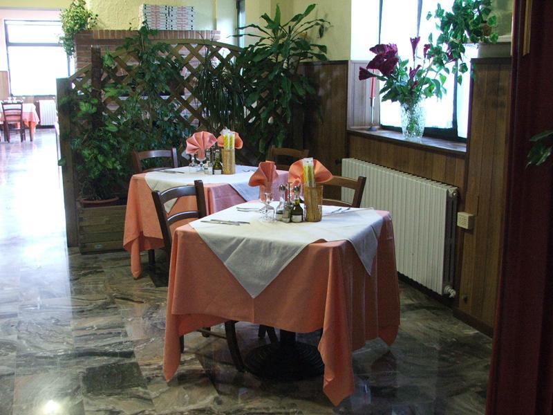 Hotel Ponte Autostrada เซริอาเต ภายนอก รูปภาพ