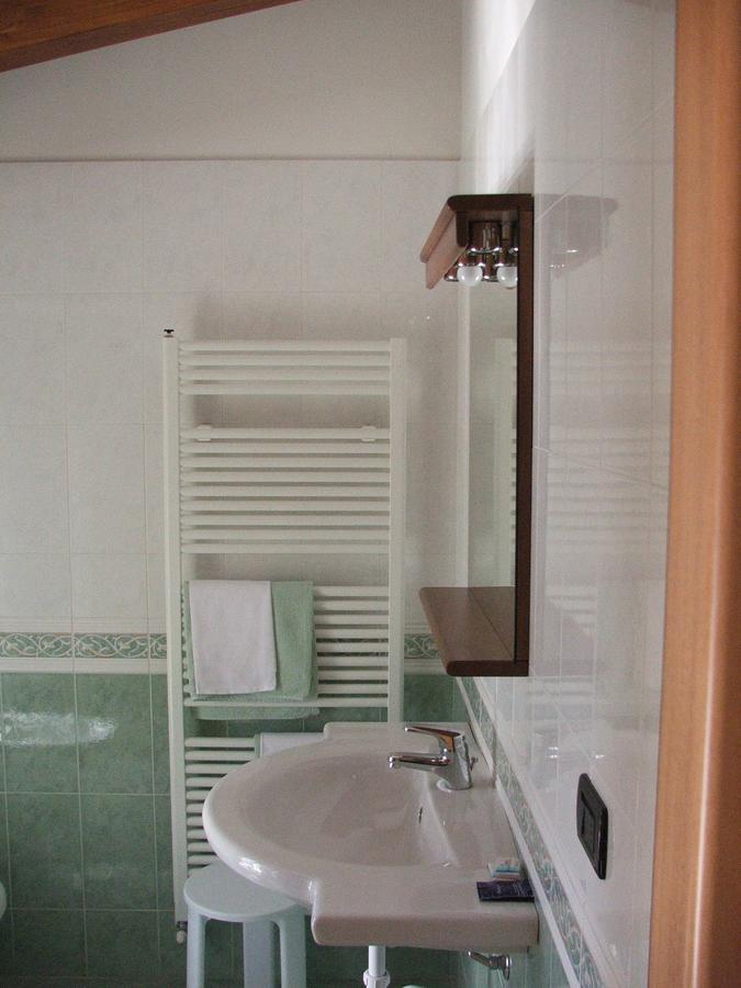 Hotel Ponte Autostrada เซริอาเต ภายนอก รูปภาพ